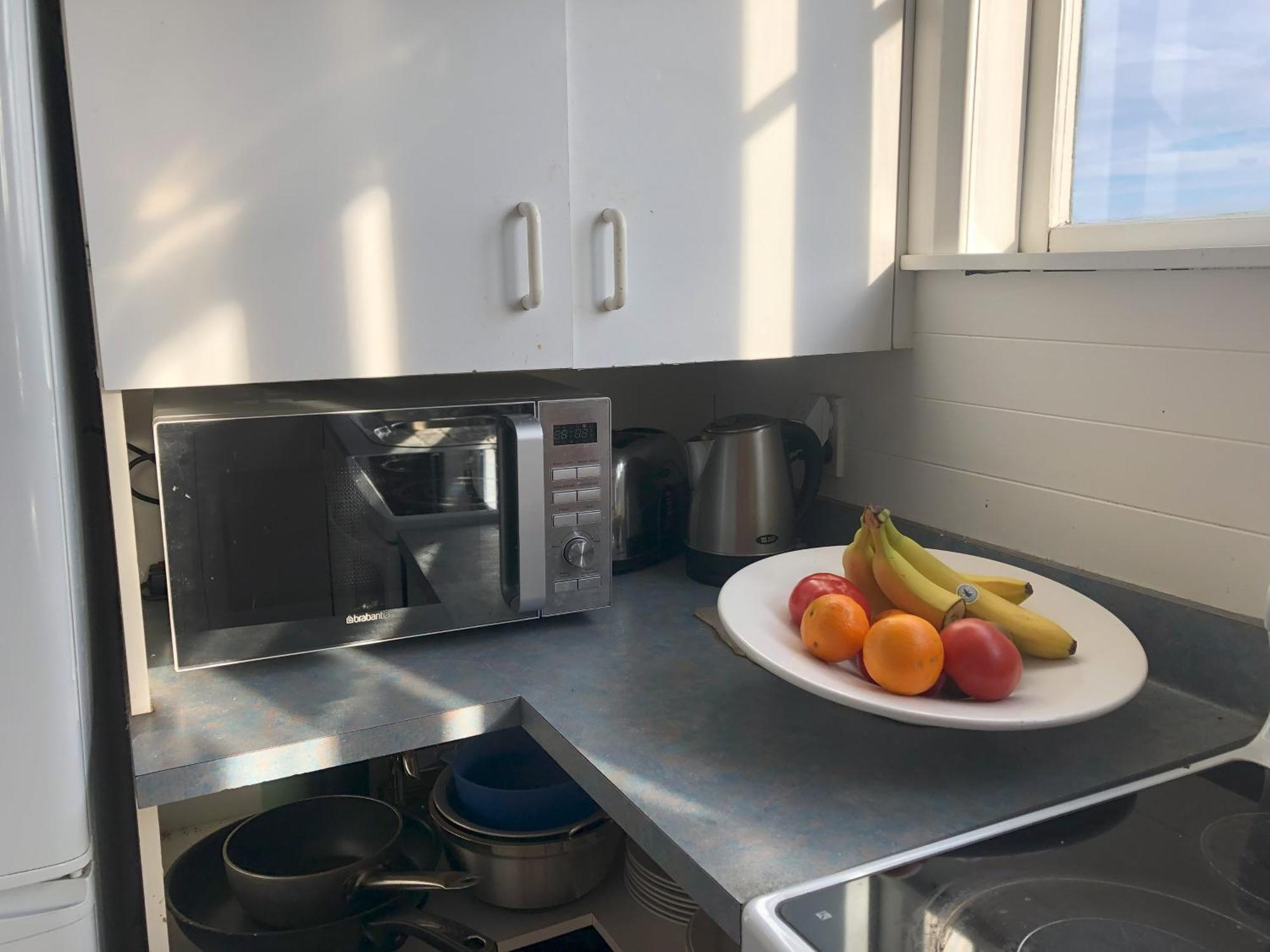 Seafront Haven In Island Bay With Deck, Outdoor Bath, And Parking Apartment Wellington Exterior photo
