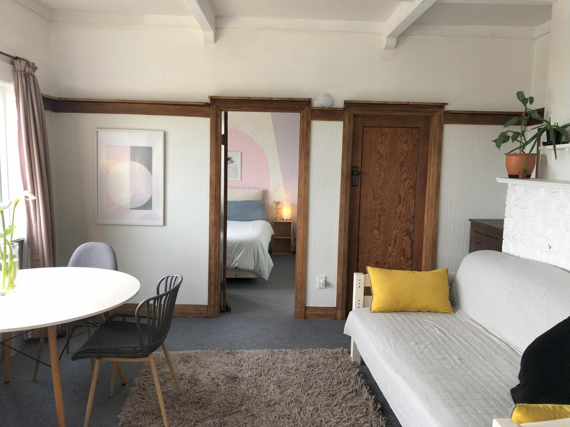 Seafront Haven In Island Bay With Deck, Outdoor Bath, And Parking Apartment Wellington Exterior photo